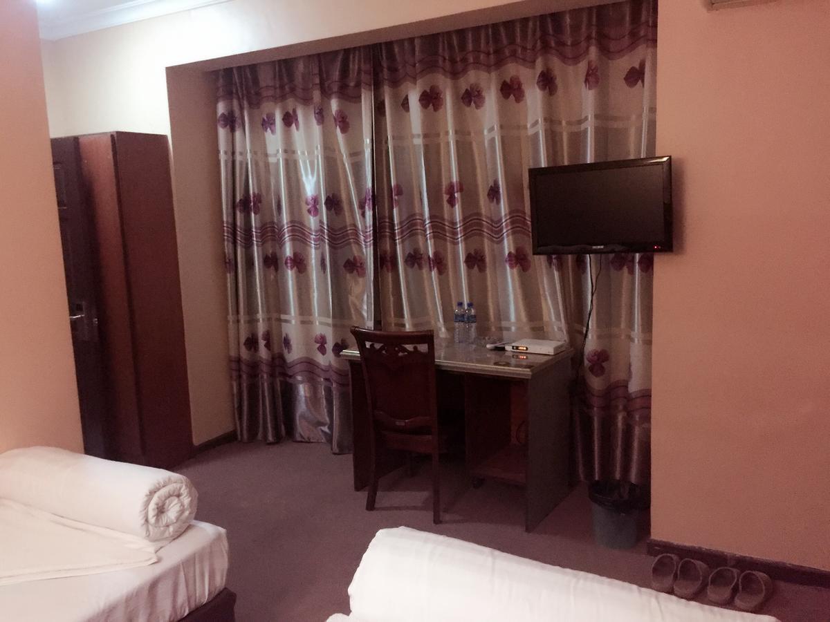 New Yuetan Hotel Darüsselam Dış mekan fotoğraf
