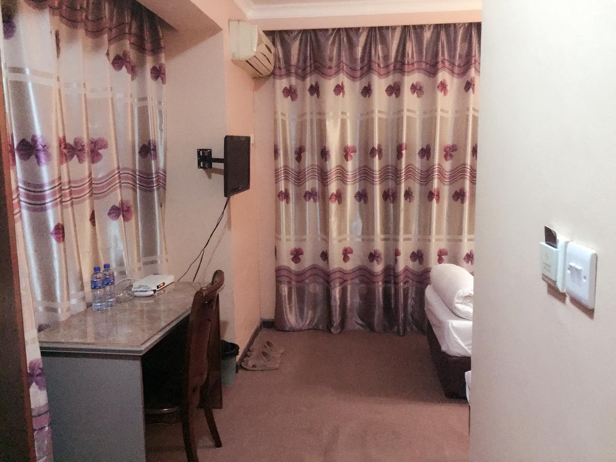 New Yuetan Hotel Darüsselam Dış mekan fotoğraf