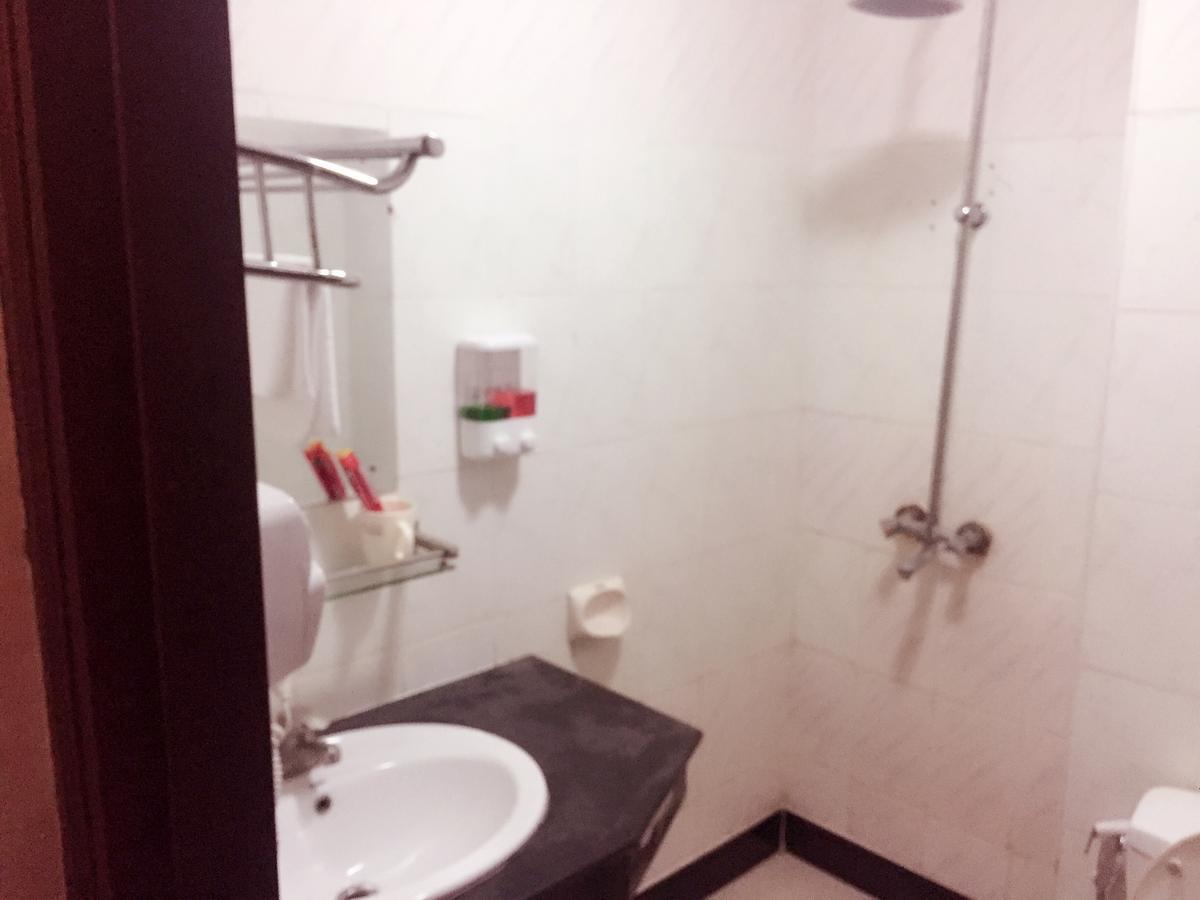 New Yuetan Hotel Darüsselam Dış mekan fotoğraf