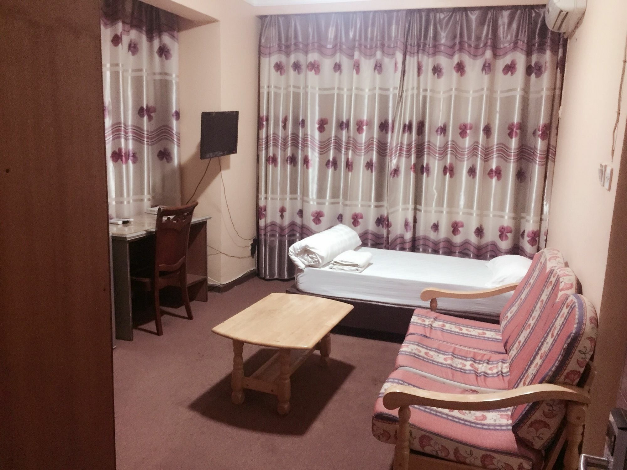 New Yuetan Hotel Darüsselam Dış mekan fotoğraf